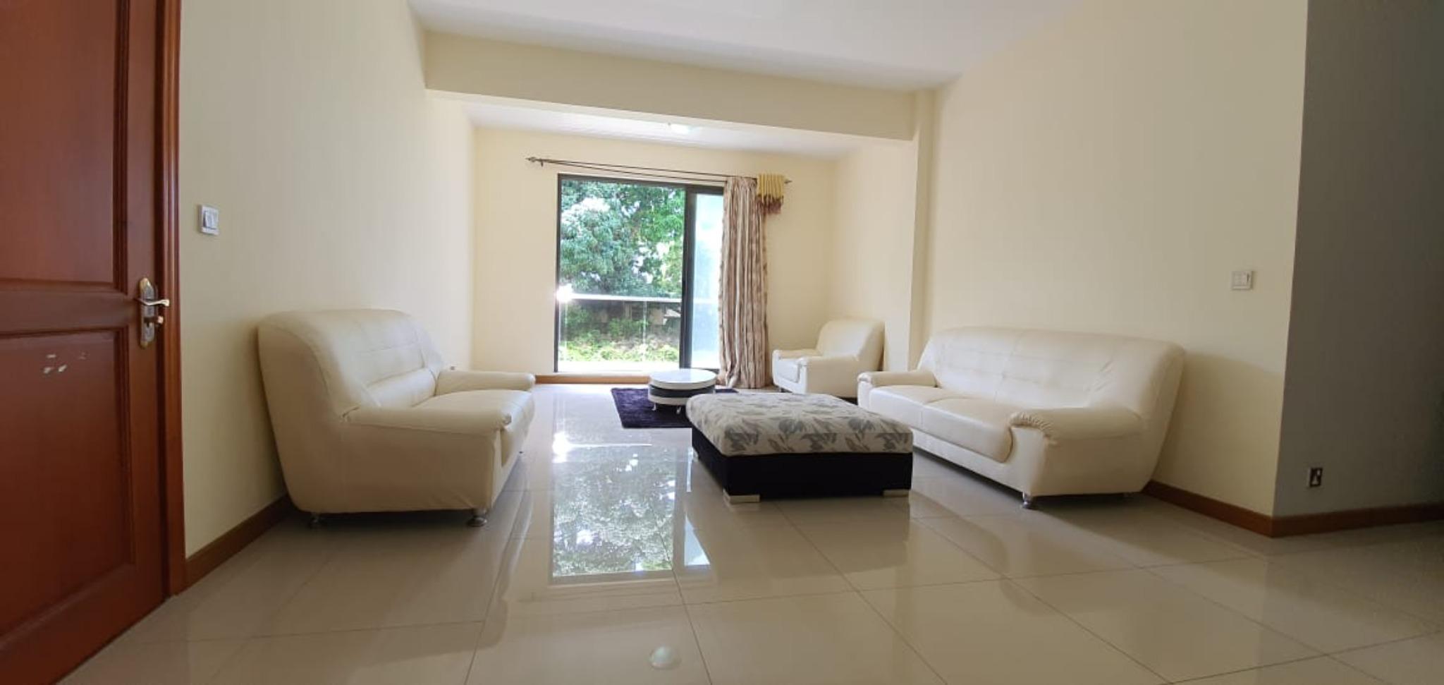 For sale – Beautiful unfurnished apartment of 132m² is situated on the 1st floor (with lift) in Beau-Bassin.