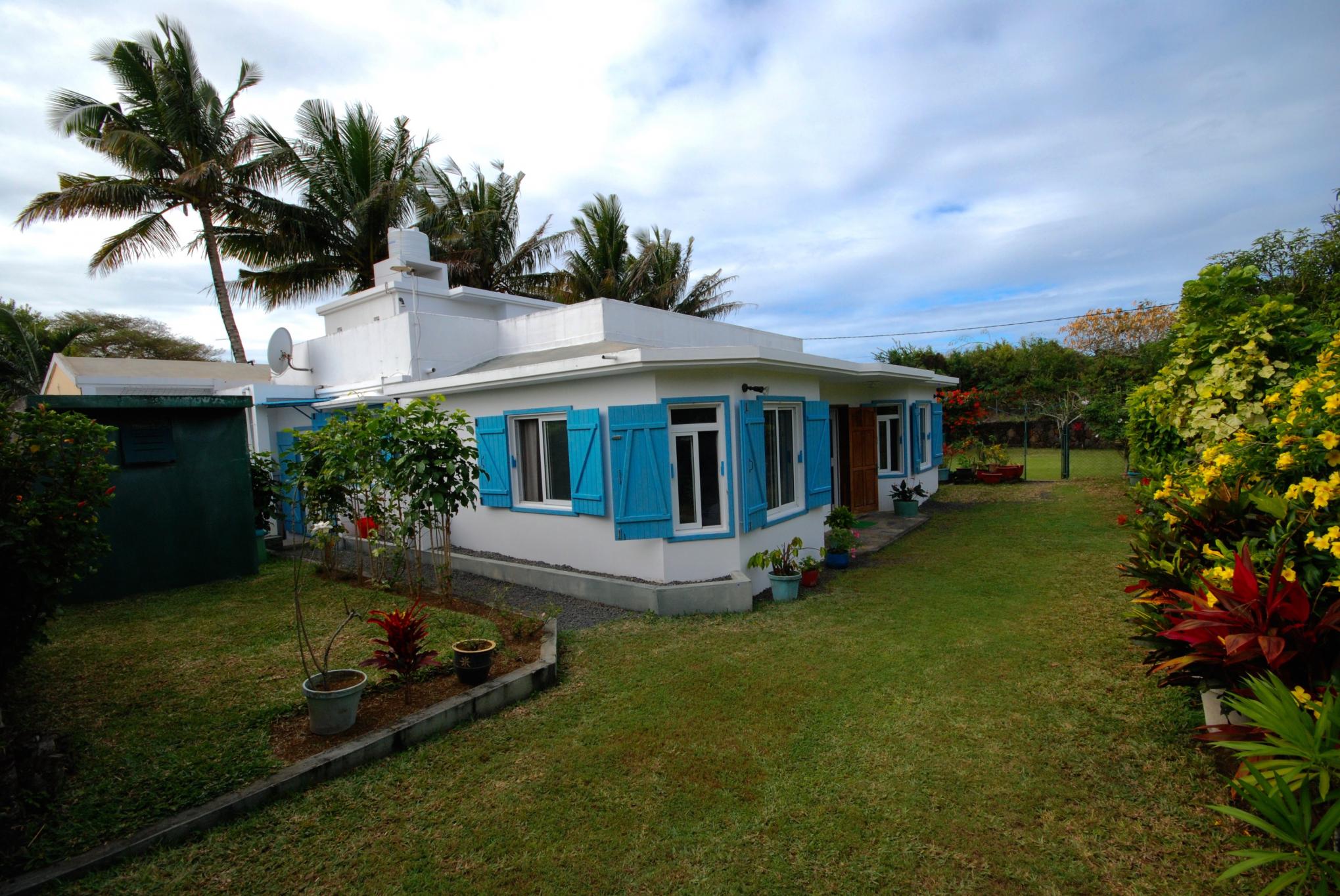 TO RENT – Very beautiful furnished and equipped house with mountains view at Trou D’eau Douce.