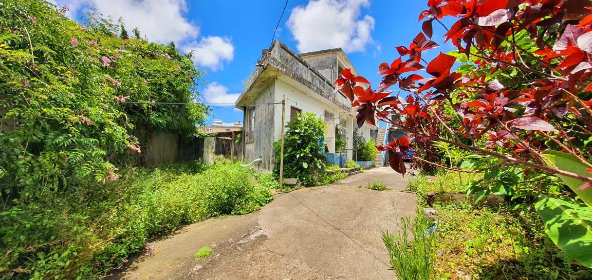 A VENDRE – Terrain résidentiel de 146 toises situé à Curepipe, proche de toutescommodité s