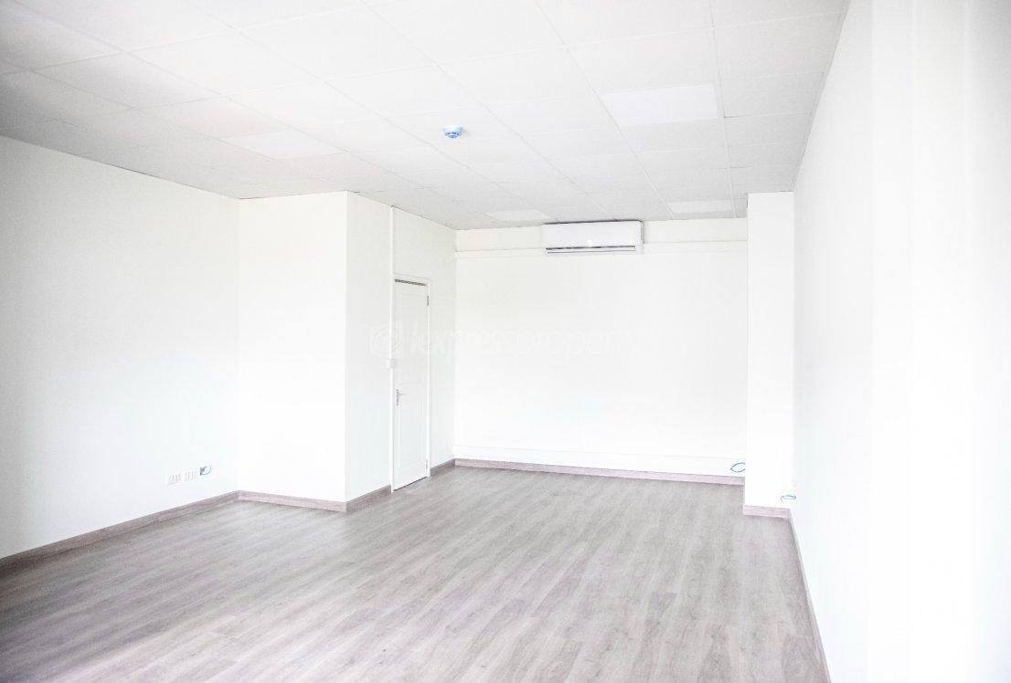 TO RENT – Unfurnished and fully renovated offices located in the heart of Rose Hill