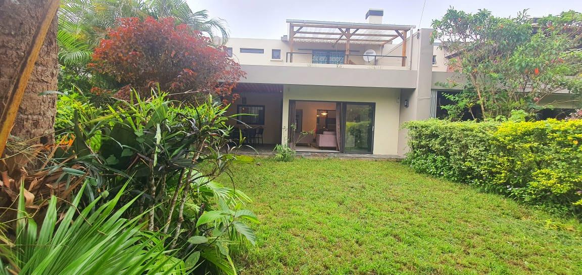 FOR SALE – Magnificent furnished and equipped duplex of 204 m2 with private garden located in Curepipe.