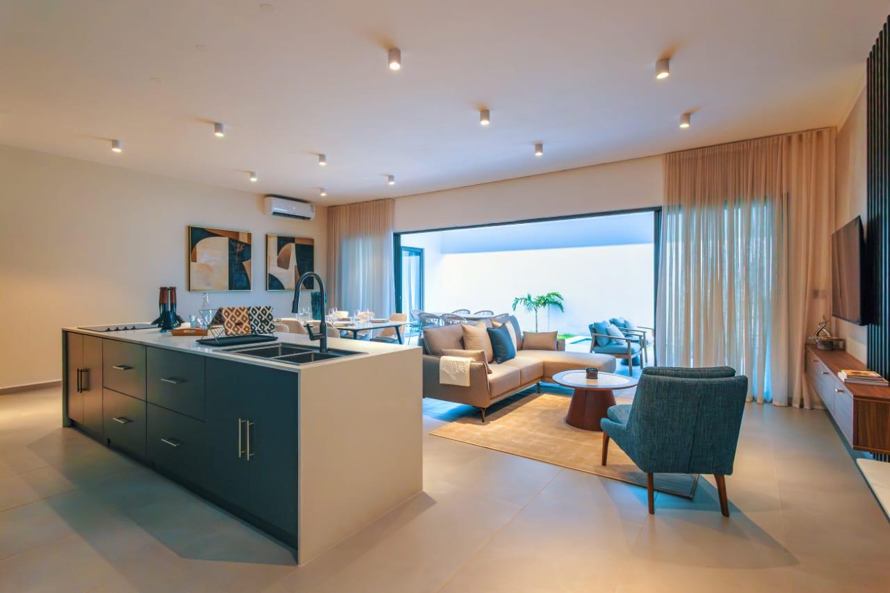 Discover this stunning ground floor apartment of 186 m², furnished and equipped, with its charming cosy garden for exclusive use, located in Péreybère
