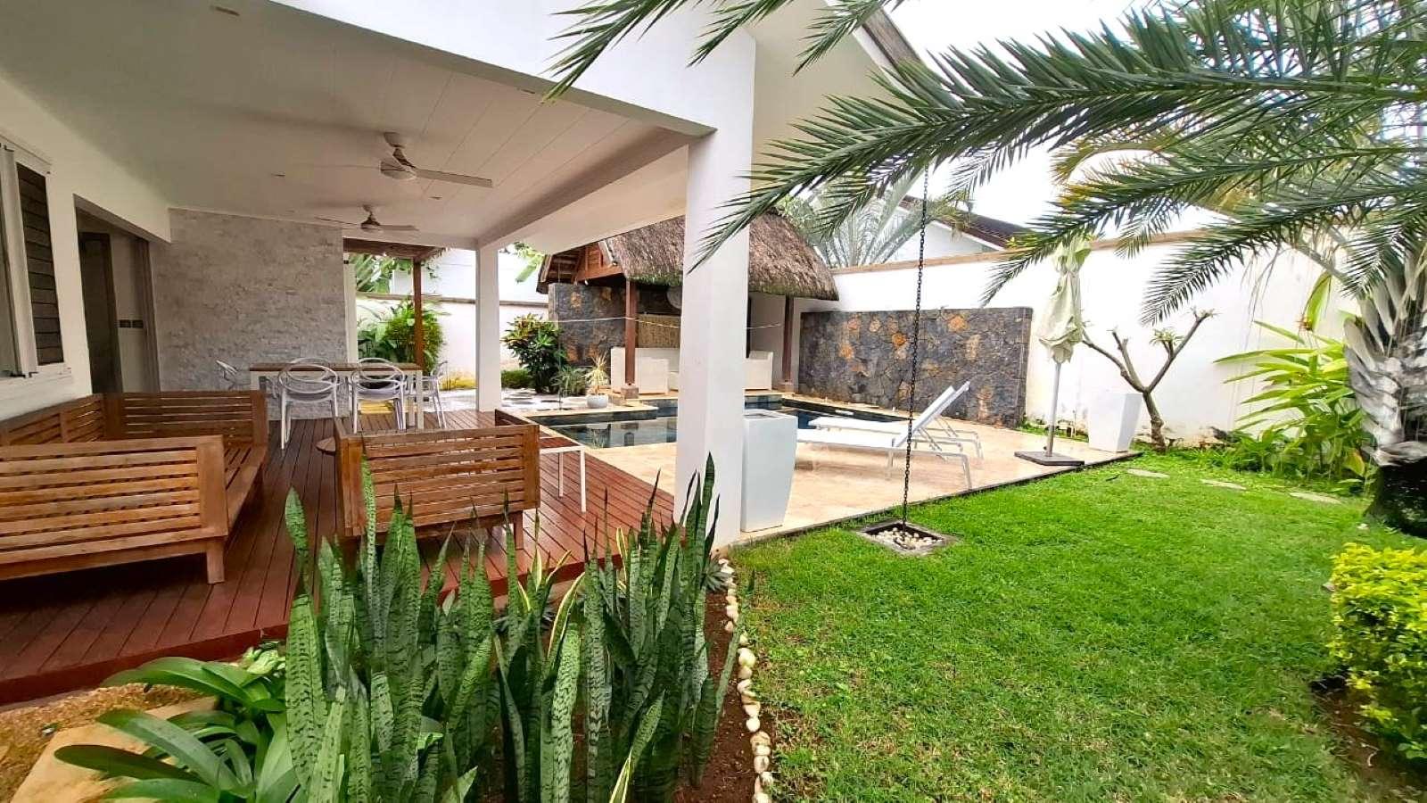 A louer : Occasion rare ! Les villas dans cette résidence très prisée sont rarement disponibles – et lorsqu’elles le sont, elles ne restent jamais longtemps sur le marché. Voici votre chance de vivre dans l’une des adresses les plus convoitées de Grand Baie