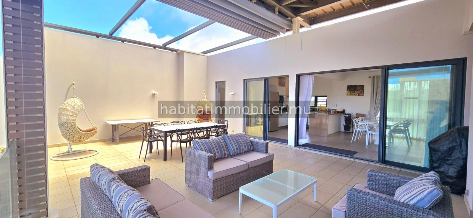 Splendide penthouse de 229 m², meublé et équipé, situé dans le domaine exclusif d&rsquo;Azuri