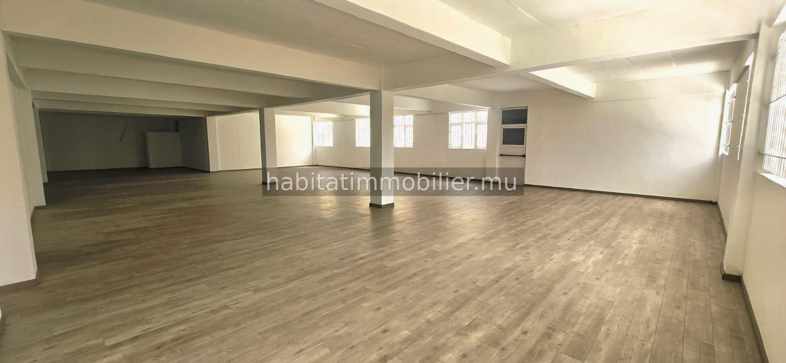 A louer : Bureau spacieux non-meublé de 929 m² à Port-Louis