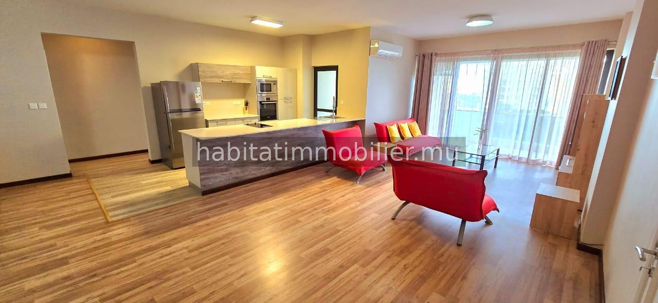 Bel appartement meublé et équippé de 135 m² situé à Vandermeersch, Rose-Hill
