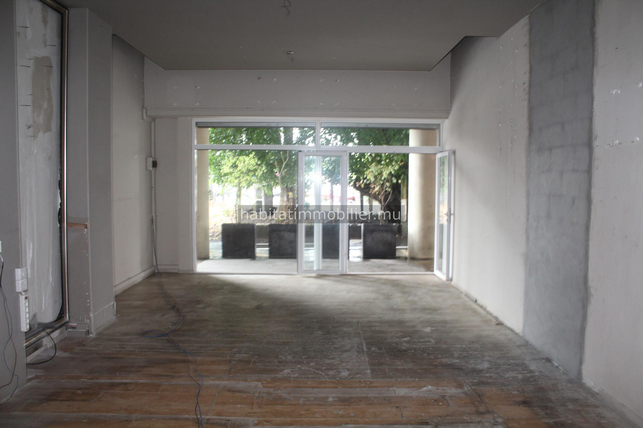 A VENDRE – Local commercial de 208 m2 à Quatre Bornes