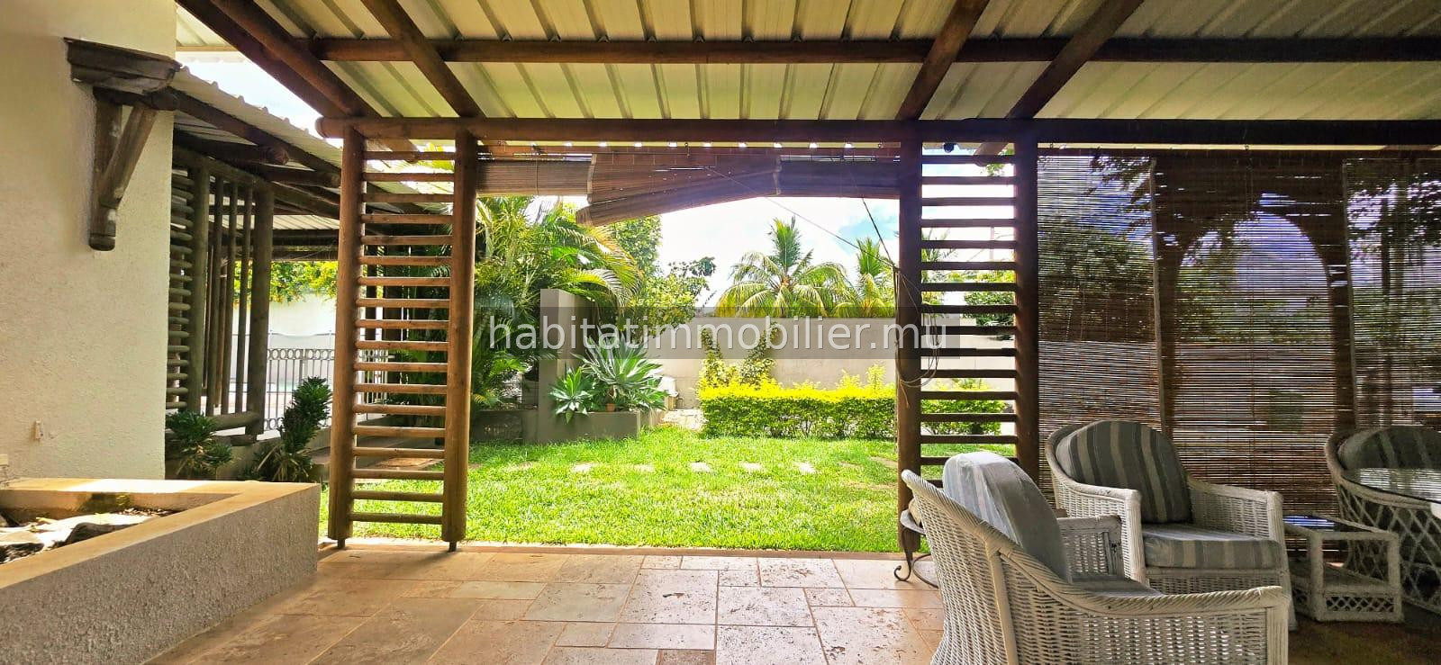 Charming furnished and equipped house of 200 m², on a plot of 168 toises in Tamarin
