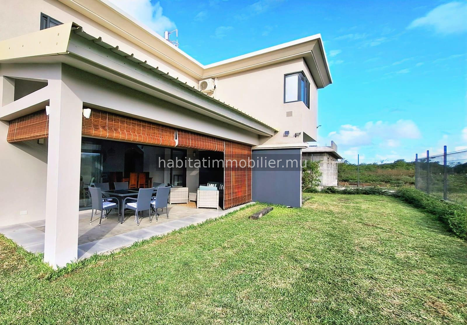A louer : Maison située dans un lotissement résidentiel privé à Beau Vallon