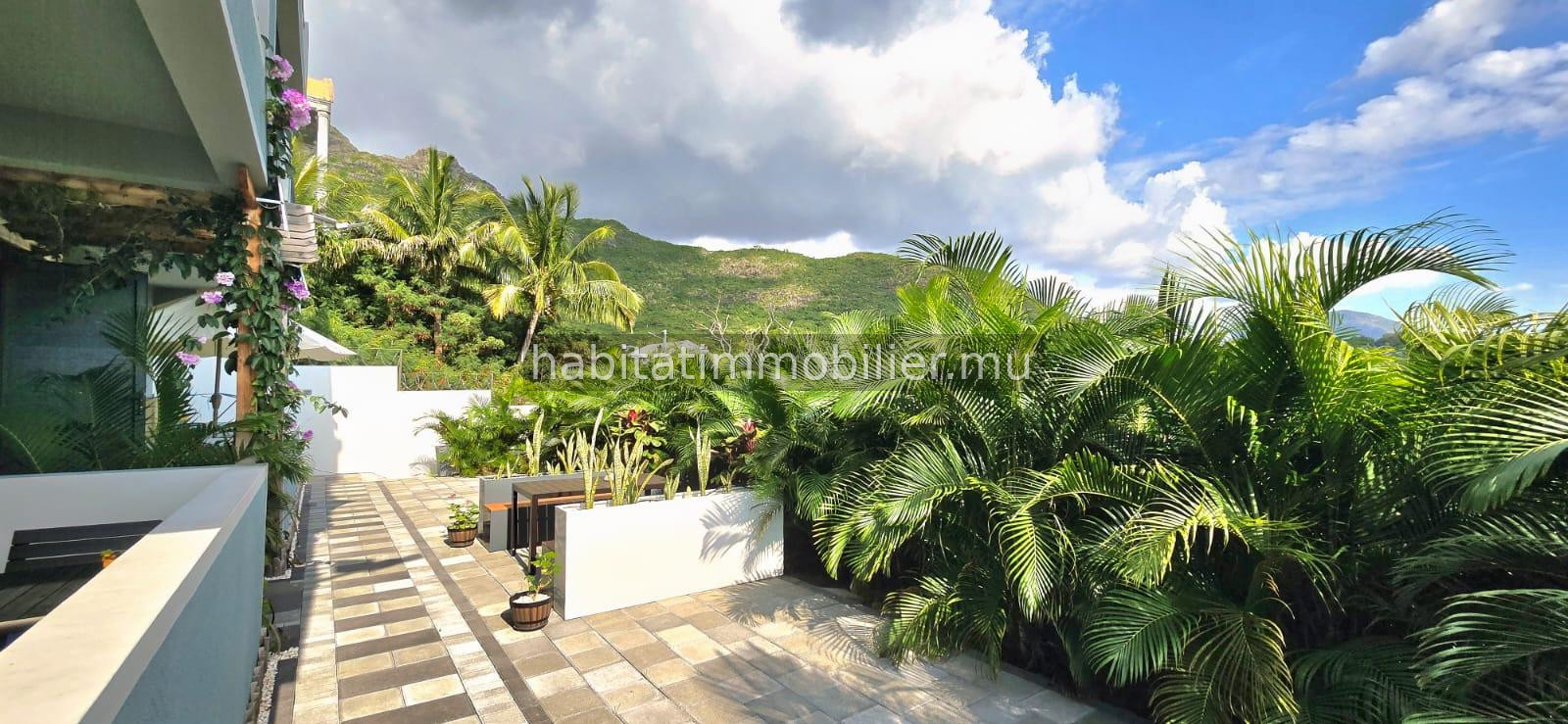 Stunning ground-floor apartment of 92 m² located in a residence at Sorèze